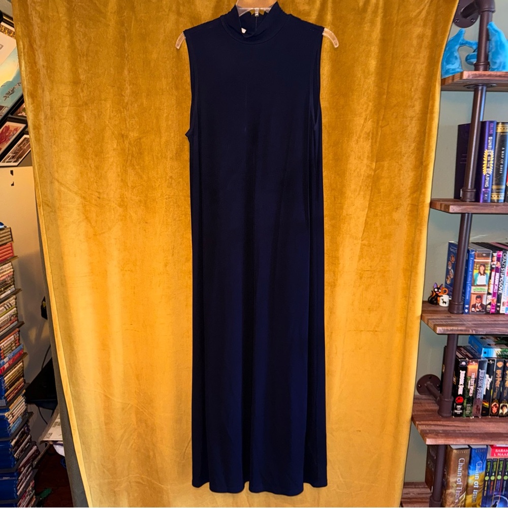 Elegant Sleeveless Maxi Dress